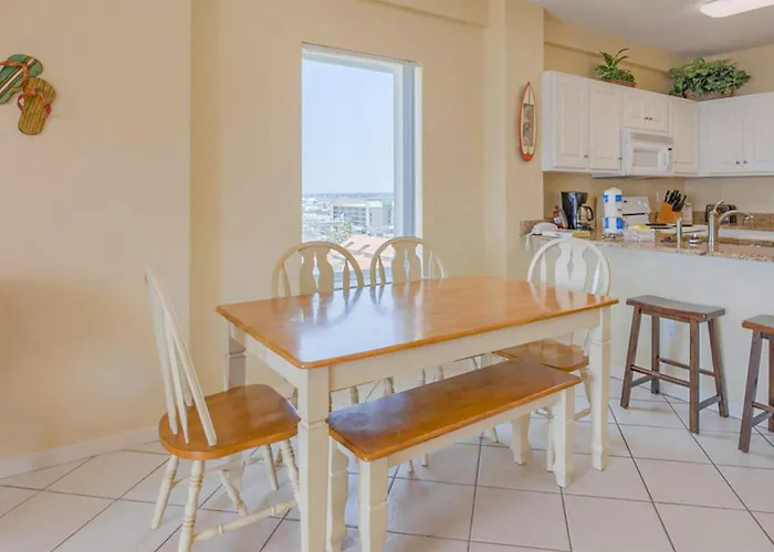 Tropic Isles Apartment
